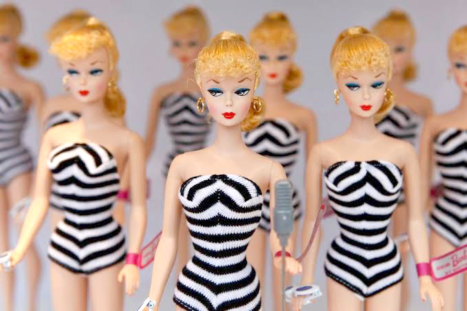 Qual é a história da Barbie? Tudo sobre a boneca da Mattel, de 1959 até  hoje: moda, diversidade, empoderamento e inclusão